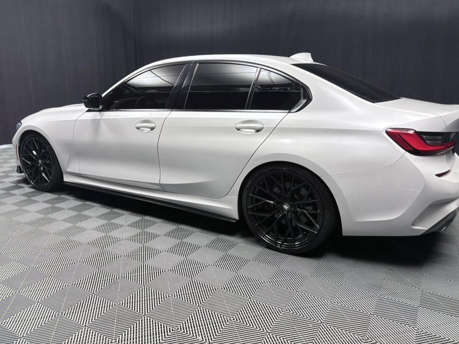 Used 2021 BMW 330i xDrive  w/ M-Sport Package w/ M Sport Package AWD/4WD image 16