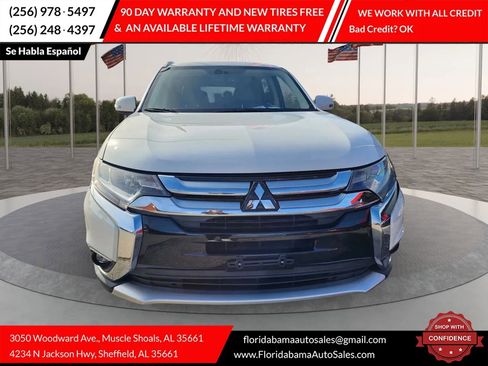 Used 2018 Mitsubishi Outlander SEL image 2