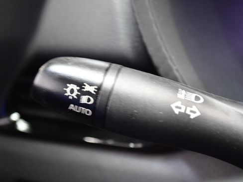 Used 2025 Nissan Sentra SV FWD image 19