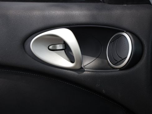 Used 2012 Nissan 370Z Coupe RWD image 37