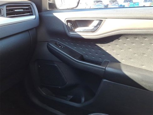 Used 2020 Ford Escape SEL image 16