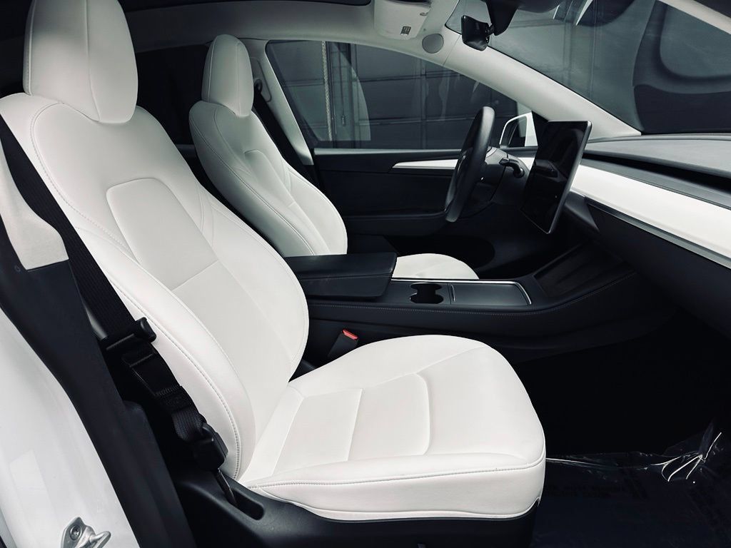 Used 2023 Tesla Model Y Performance AWD/4WD image 19