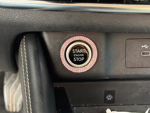 Used 2021 Nissan Rogue Platinum AWD/4WD image 16