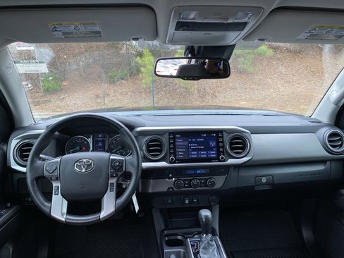 Certified 2022 Toyota Tacoma SR5 image 6