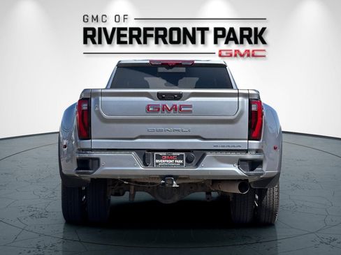 Used 2025 GMC Sierra 3500 Denali w/ Denali Reserve Package AWD/4WD image 4