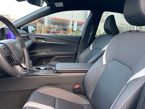 Certified 2025 Toyota Camry SE w/ Convenience Package image 10