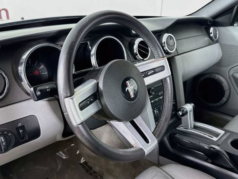 Used 2006 Ford Mustang Convertible RWD image 19