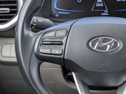 Used 2023 Hyundai Venue SEL image 18