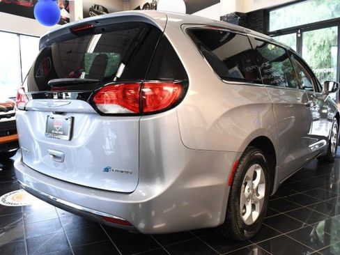 Used 2017 Chrysler Pacifica Touring Plus FWD image 10