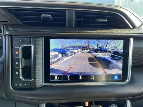 Used 2021 GMC Yukon Denali w/ Denali Premium Package image 22