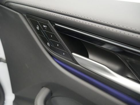 New 2026 Porsche Macan 4 Electric AWD/4WD image 27