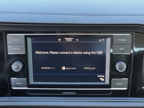 Used 2022 Volkswagen Jetta SE w/ Panoramic Sunroof Package FWD image 25