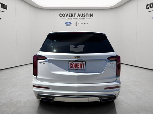 Used 2021 Cadillac XT6 Premium Luxury image 4