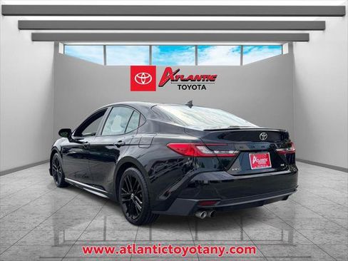 Certified 2025 Toyota Camry SE FWD image 5