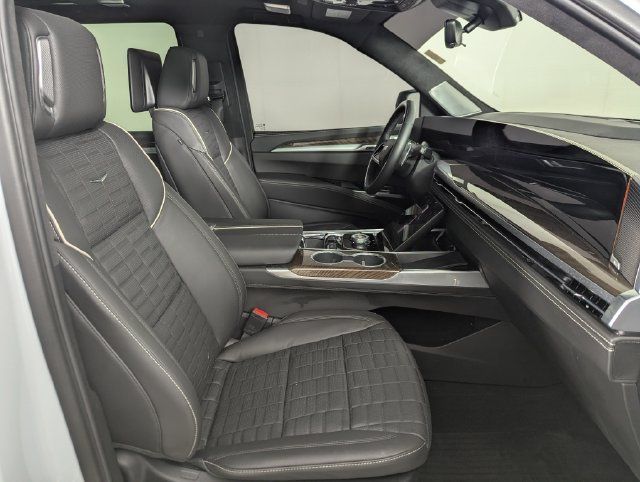 Used 2026 Cadillac Escalade Platinum Sport w/ LPO, ONYX Package AWD/4WD image 23
