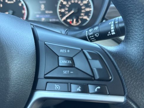 Used 2024 Nissan Altima 2.5 SV image 12