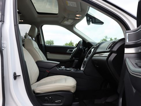 Used 2018 Ford Explorer Platinum AWD/4WD image 20