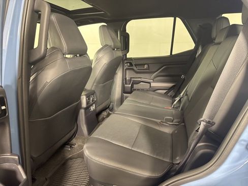 Used 2025 Toyota 4Runner TRD Off-Road Premium image 12