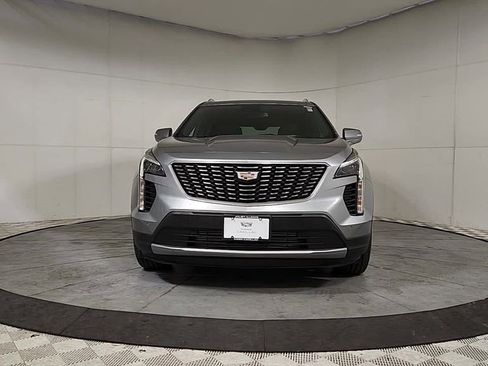 Used 2023 Cadillac XT4 Premium Luxury FWD image 3
