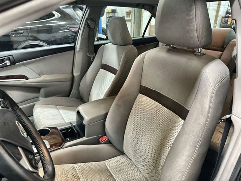 Used 2012 Toyota Camry XLE FWD image 13