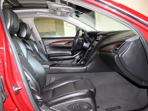 Used 2018 Cadillac CTS Luxury RWD image 31