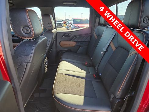 Used 2024 GMC Canyon AT4 w/ Technology Package image 10