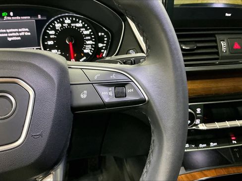 Used 2023 Audi Q5 2.0T Premium w/ Convenience Package image 21