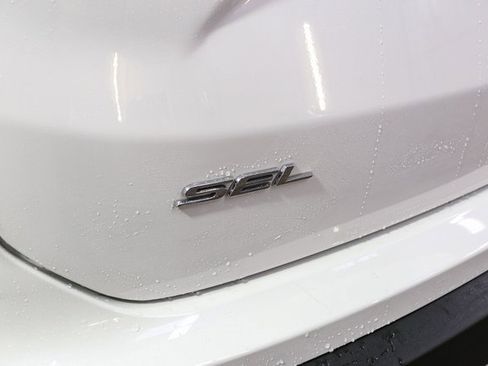 Used 2023 Ford Edge SEL w/ Convenience Package image 9