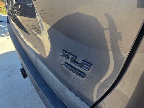 Used 2021 Toyota RAV4 XLE AWD/4WD image 10