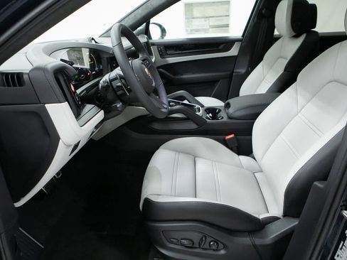 New 2026 Porsche Cayenne GTS image 16