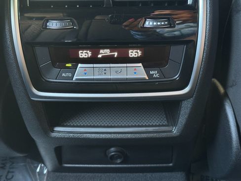 Used 2020 BMW X5 xDrive40i w/ M Sport Package AWD/4WD image 34