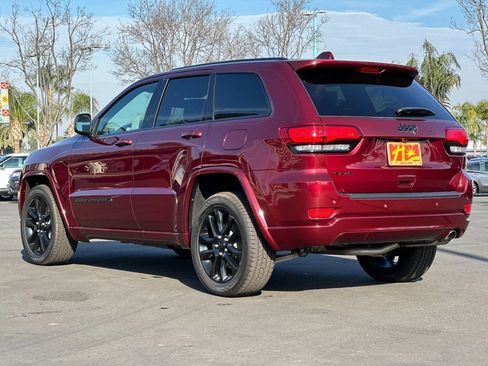 Used 2022 Jeep Grand Cherokee Laredo X image 6