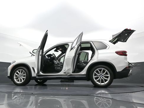Used 2020 BMW X5 xDrive40i w/ Convenience Package image 41