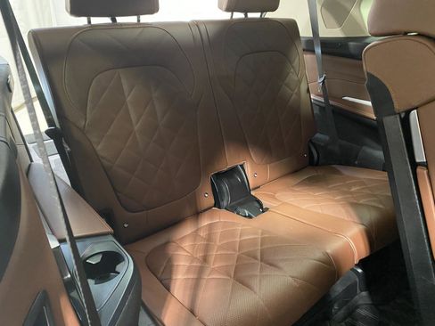 Certified 2025 BMW X7 xDrive40i w/ Premium Package image 20