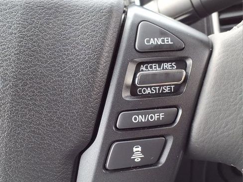 Used 2024 Nissan Frontier SL w/ Technology Package AWD/4WD image 22