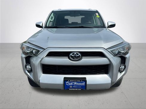 Used 2016 Toyota 4Runner SR5 AWD/4WD image 3