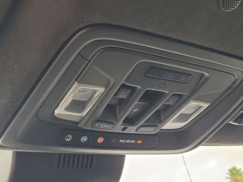 Used 2022 GMC Sierra 1500 AT4X image 26