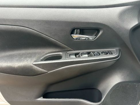 Used 2021 Nissan Versa SV image 9