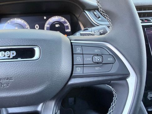 New 2025 Jeep Grand Cherokee Laredo X image 13