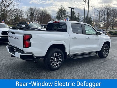 New 2024 Chevrolet Colorado LT w/ LT Convenience Package III image 9