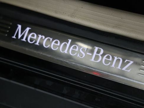 Used 2018 Mercedes-Benz GLC 300 4MATIC image 26