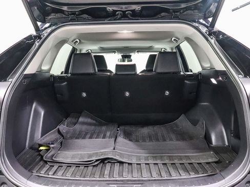 Used 2022 Toyota RAV4 XLE Premium FWD image 27