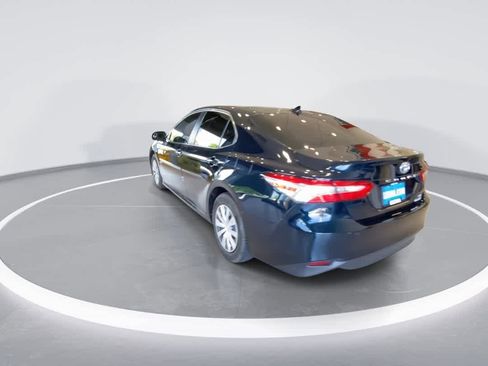Used 2020 Toyota Camry LE w/ Carpet Mat Package FWD image 6