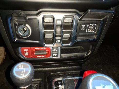 Used 2022 Jeep Wrangler Unlimited Rubicon w/ LED Lighting Group image 21