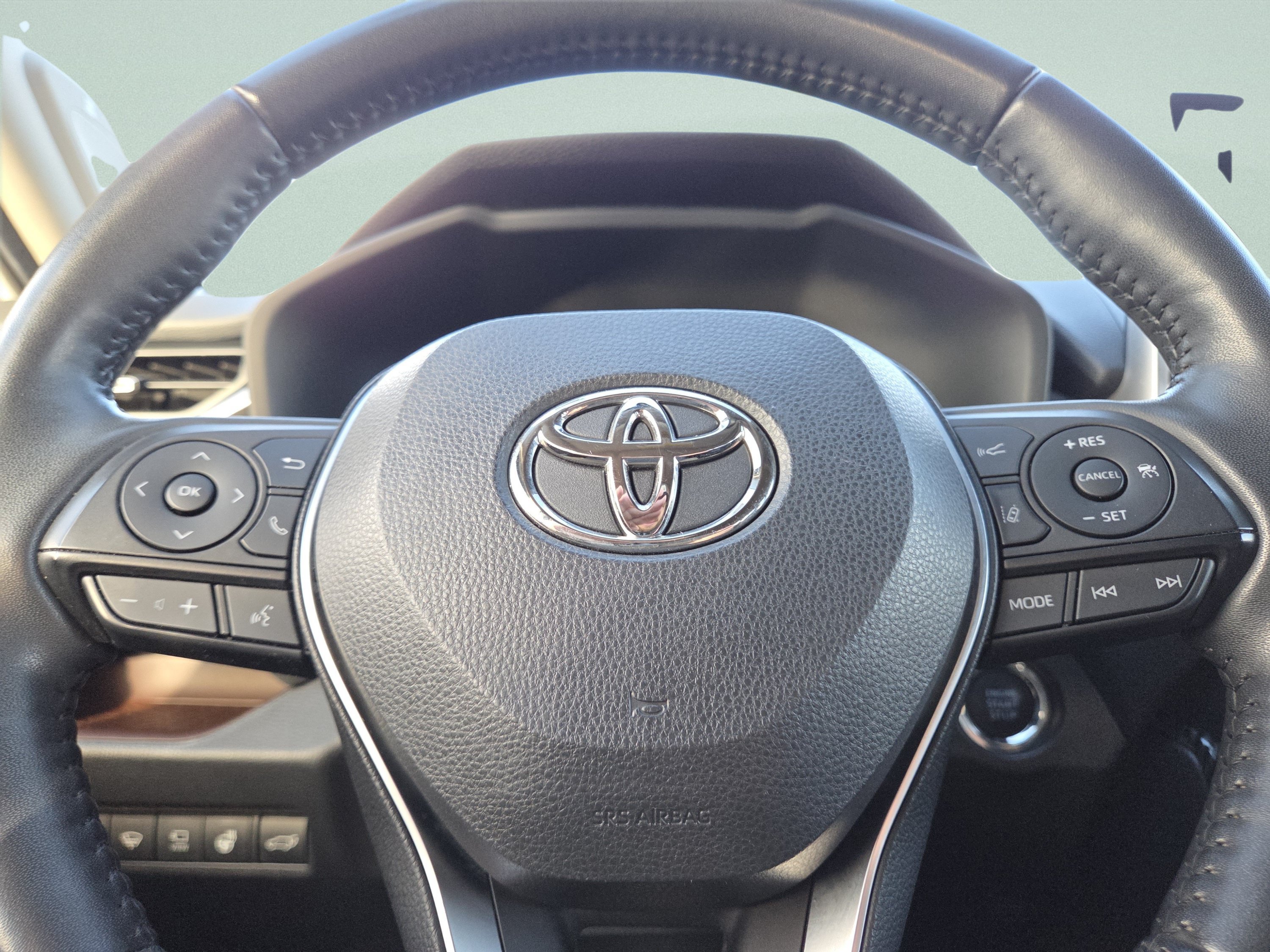 Certified 2022 Toyota RAV4 Limited AWD/4WD image 35
