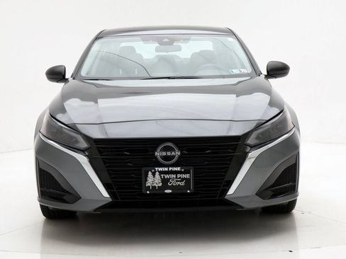 Used 2024 Nissan Altima 2.5 SV image 4