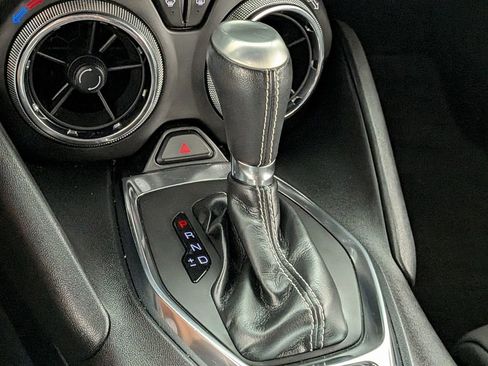 Used 2018 Chevrolet Camaro LT RWD image 17