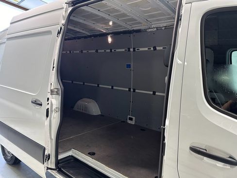 Used 2024 Mercedes-Benz Sprinter 2500 image 10