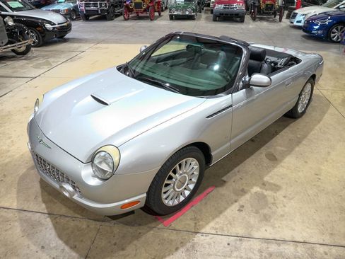 Used 2004 Ford Thunderbird Deluxe image 12