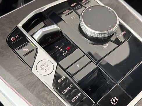 Used 2025 BMW X5 sDrive40i w/ M Sport Package RWD image 17